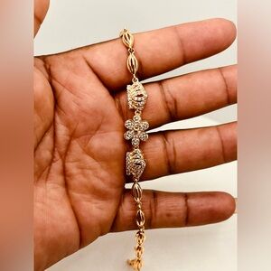 Gold plated bracelet for women imitation diamond